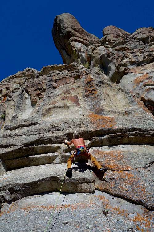 Dow leading Lion Cling, 5.10a**