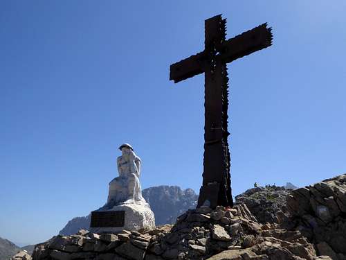 Statue of Cristo Pensante near the summit of Monte Castellaz