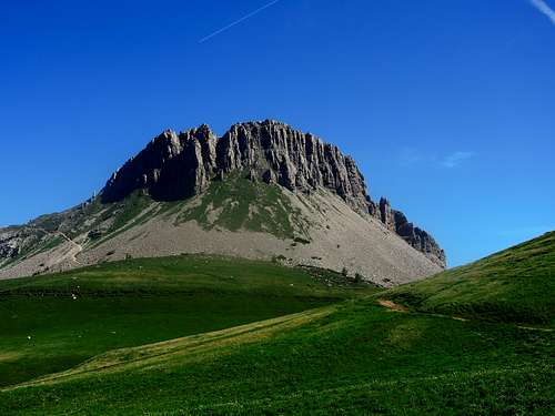 Monte Castellaz loop trail from Passo Rolle