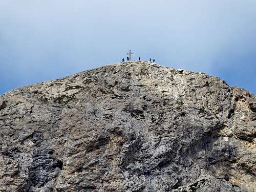 Climbers on the summit of Roda di Vaèl/Rotwand