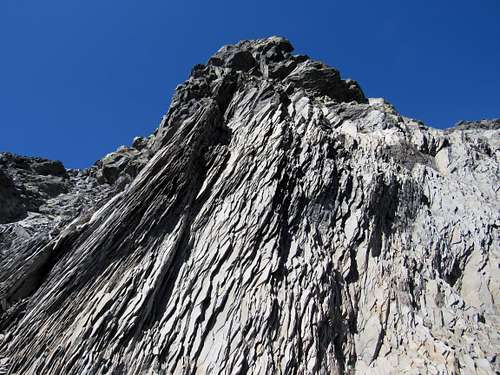 Mt. Thielsen - fractured rock under the summit pinnacle