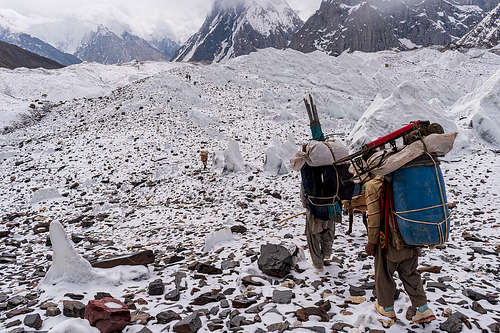 baltoro glacier between goro and concordia