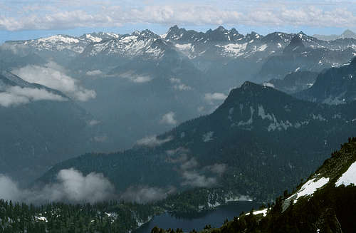 Summit view, toward Alpine Lakes crest