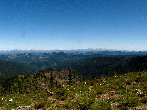 Summit view - from Glacier Peak and the Alpine Lakes crest to Mt. Stuart and the Enchantments
