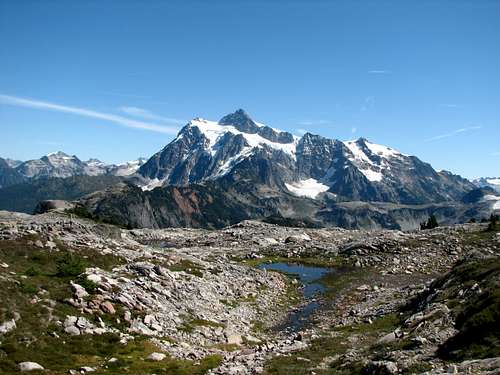 Meltwater tarn and Mt. Shuksan from Tabletop