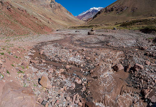 horcones river and the mount aconcagua