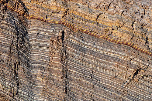 sedimentary layers of mount almacenes