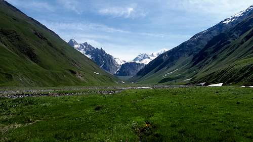 View into the Suatisi valley