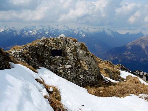 Monte Campellet summit ridge