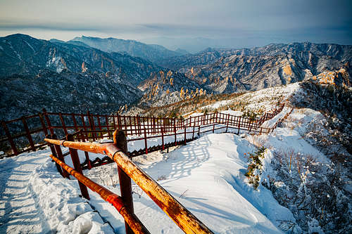 The path to Jungcheong Shelter in Seoraksan National Park