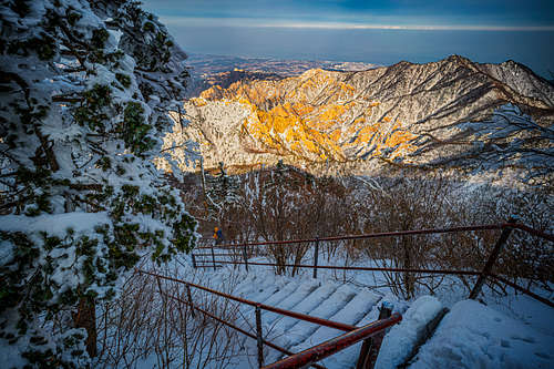 Trails of Seoraksan National Park in Winter-2