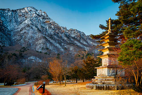 Dawn glow on the mountains and monuments at Seoraksan National Park-6