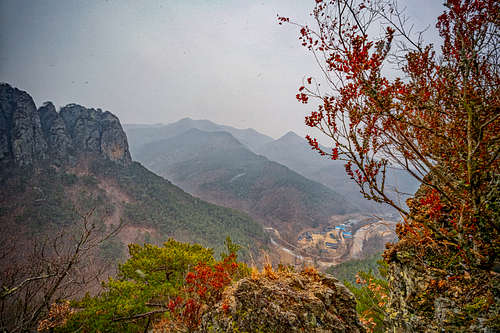 Mountain and Temple Scenery in Korea's Juwangsan National Park-8