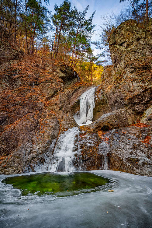 Beautiful waterfalls in Korea's Juwangsan National Park-2
