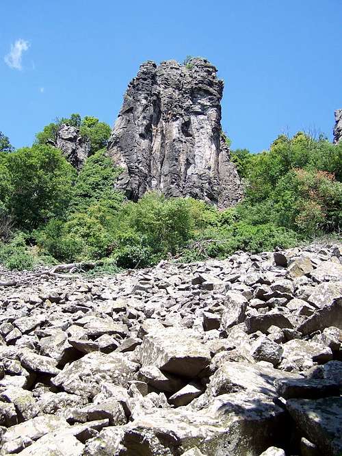 A basalt cliff