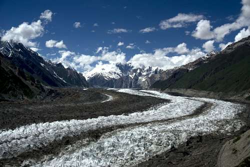Chogholungma Glacier, Approaching Spantik