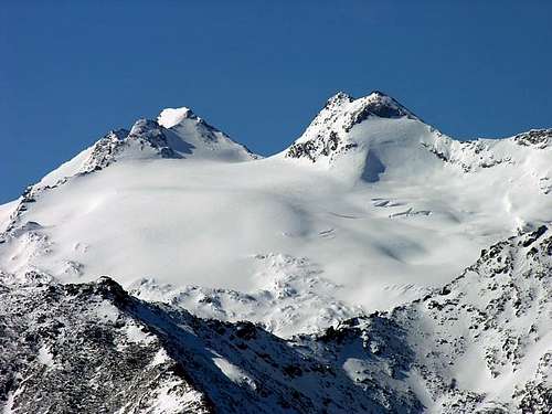 Climbing monte Rosso (2943...