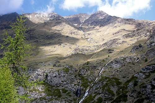 Lavà & Fiorito little valleys preceding the Chaz Fleurie