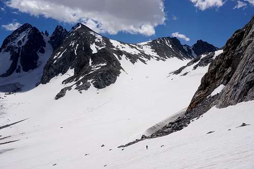 Traversing the Dinwoody glacier to reach Bonney Pass after summitting Gannet Peak