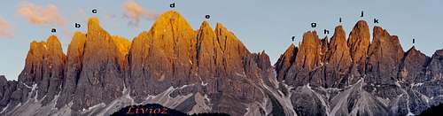 Labeled summits of Odle/Geislergruppe at sunset from Val di Funes/Vilnössertal
