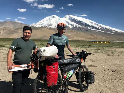 Cycling through China after Skiing Mustagh Ata (7500m)
