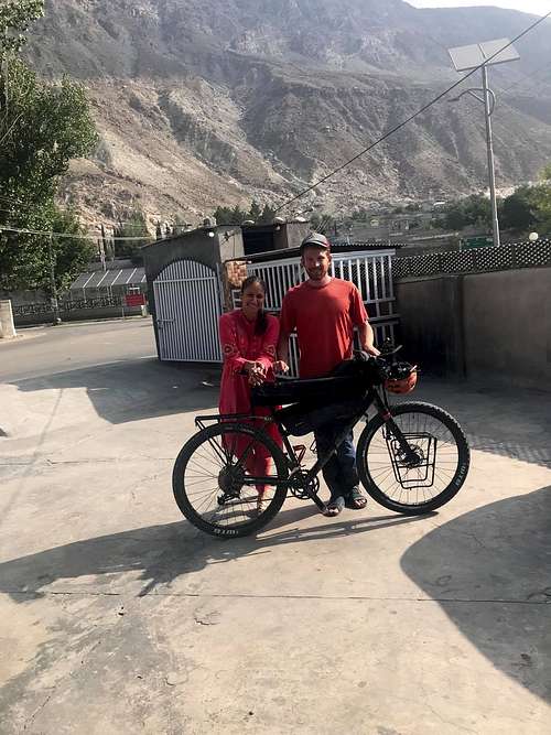 Riding a bike to Gilgit from Uzbekistan and meeting inspiring people along the way :)