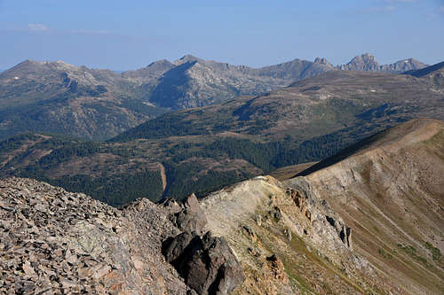 Easy ridge toward Igloo Peak summit.