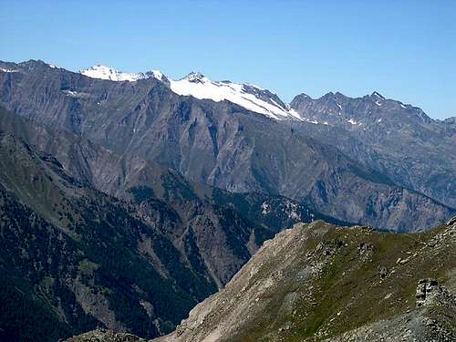 View from Pointe Tsatseche<br>between Valle di Cogne and Pila basin
