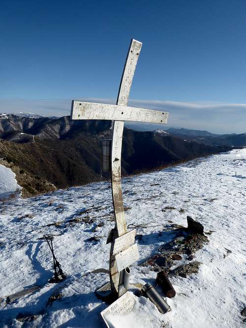 The characteristic cross on the top of Alpesisa