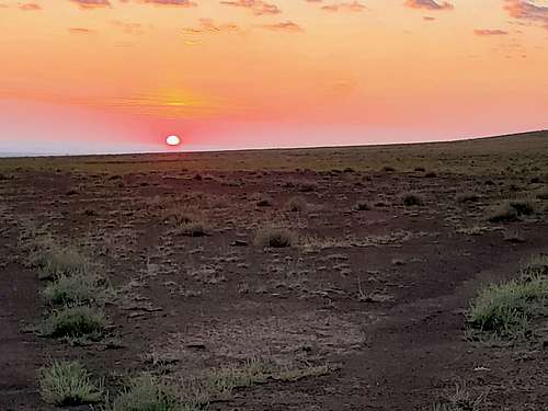 Sunrise, on the road to SP Crater
