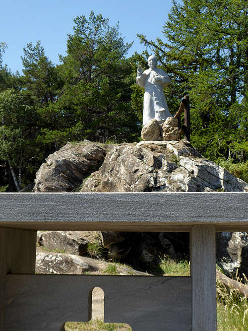 The statue of Pope John Paul II at Croux de Bouque