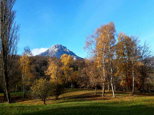 Autumn colors and Monte Pizzocolo in the distance