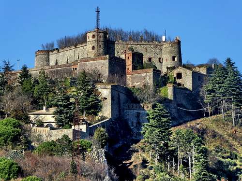 Ancient Genoese defensive walls: Forte Sperone