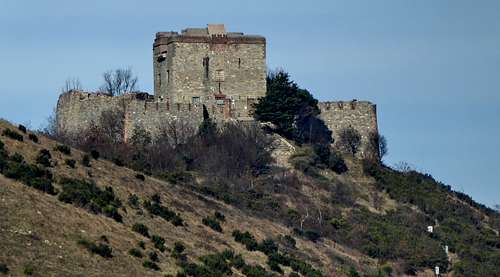 Ancient Genoese defensive walls: Forte Puin