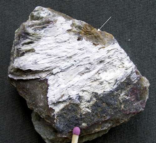 Ślęża minerals 42 – On brown opal…