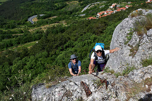 Over the crags of Črni Kal