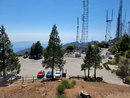 Mt. Wilson parking lot and towers, viewed from the snack bar