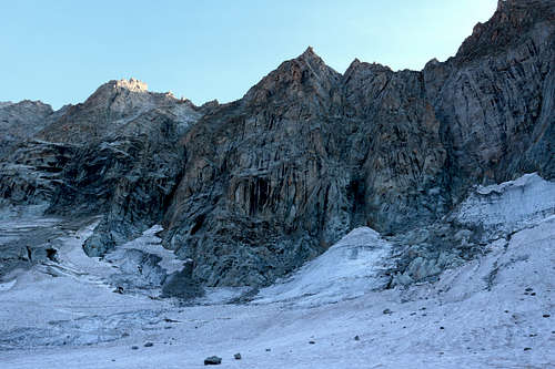 Monts Rouges de Triolet - North peak