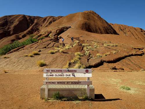 Uluru Summit Trailhead