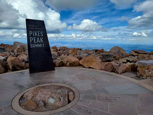 New summit sign at Pikes Peak