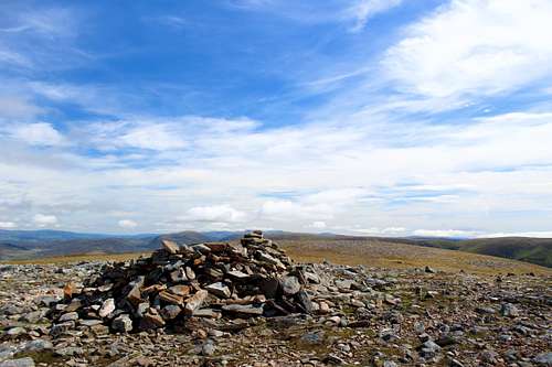 Geal-charn summit (917m), Drumochter pass, Scotland.