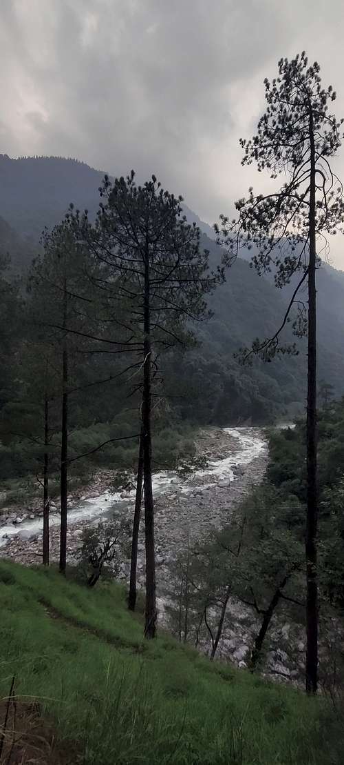 River on MadhyaMaheshwar trail