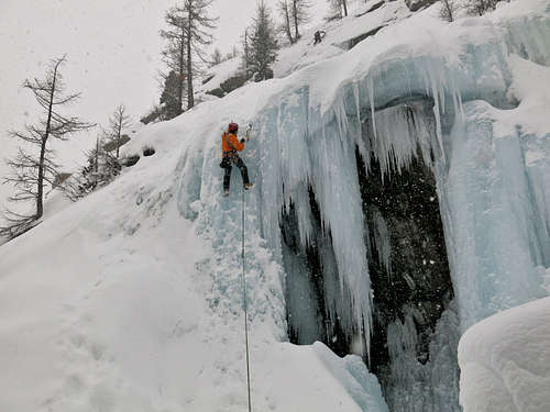 Lillaz Icefall, Val di Cogne