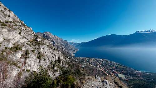 Wide pano from the route to Monte Preals