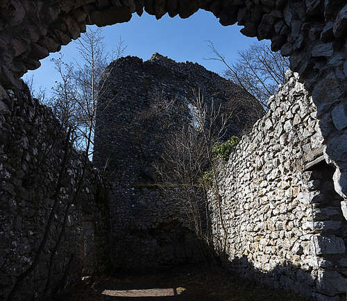 Okic castle ruins