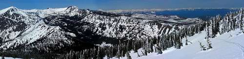 Another photo taken on an earlier ski trip. Looking west at west end of Icicle ridge