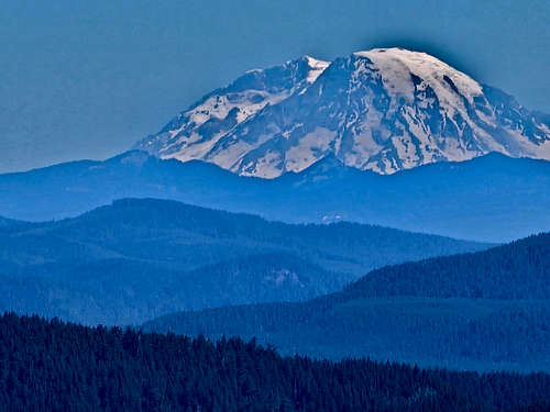 Zoomed view of Mt. Rainier from the summit of Table Mountain