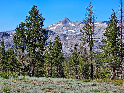 Zoomed view of Pyramid Peak