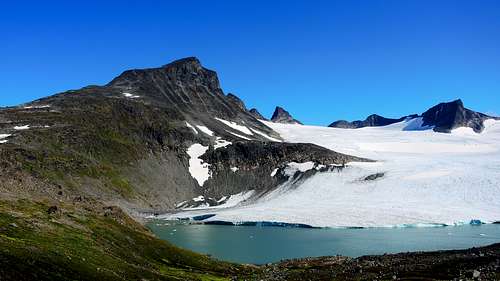 Store Smørstabbtinden and the glacier