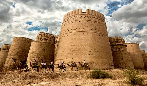 Derawar Fort Bahawal Pure by Tasin Shah
